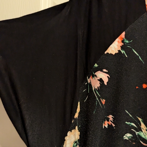 Cool Melon Black Floral Tee size 2x - Picture 4 of 7